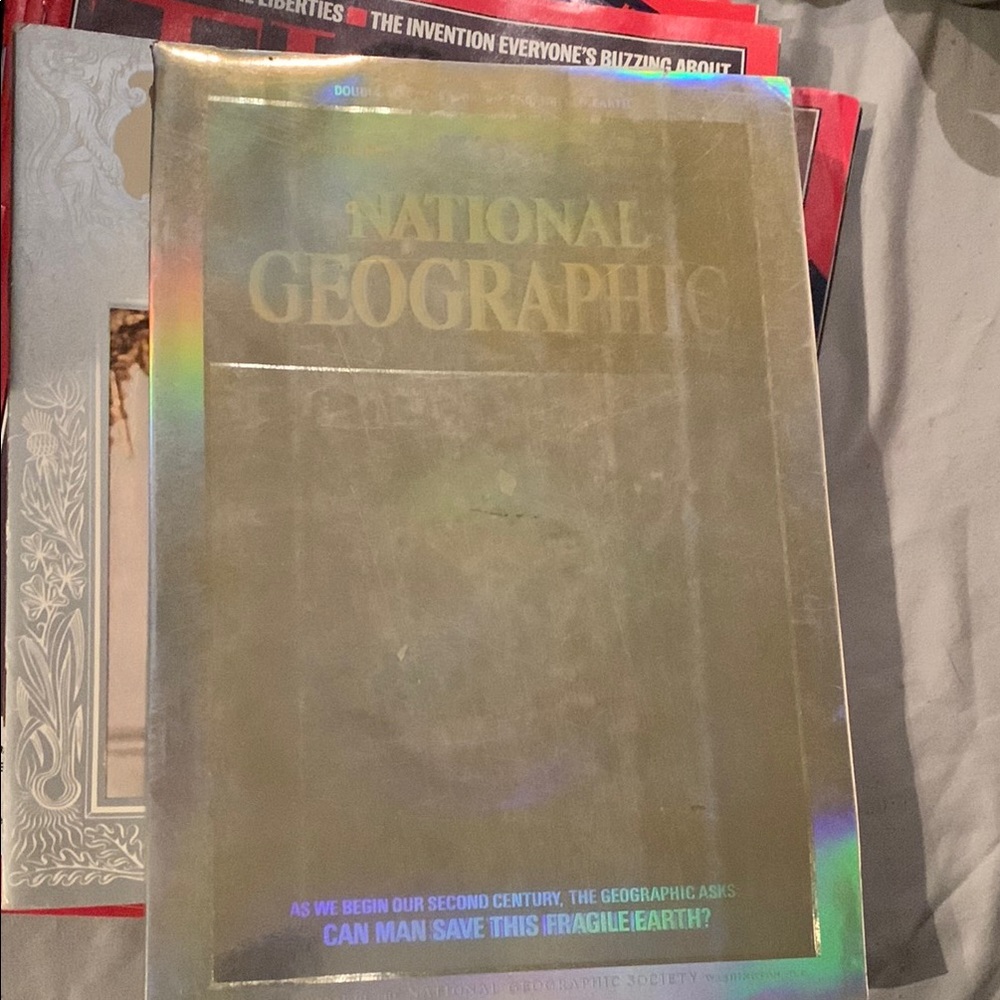National Geographic Holographic Cover Magazine